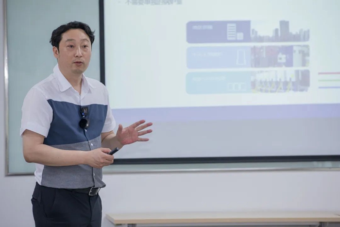 庆东纳碧安研发部副总经理金淳起
